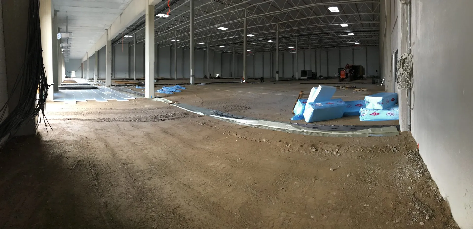 Industrieboden im Einbau – Großhalle